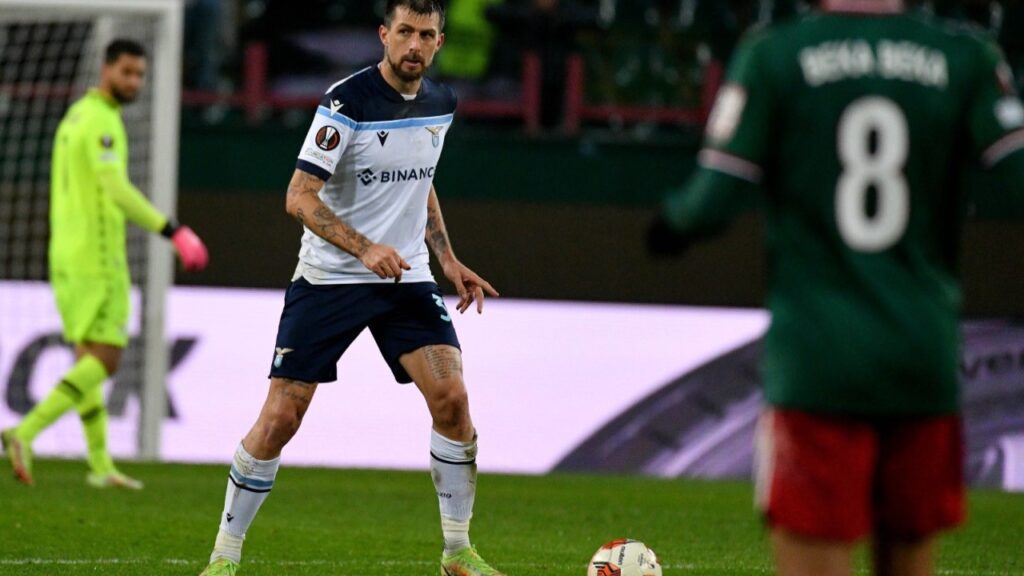 Acerbi, ex-Lazio, acerta com a Inter de Milão