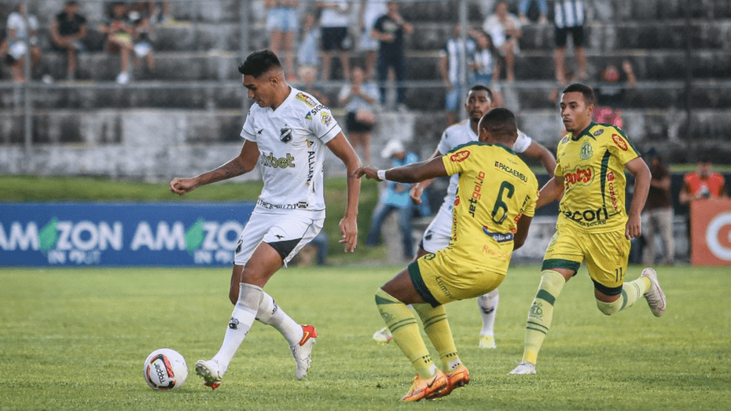 Lance do jogo entre ABC x Mirassol, na 1ª fase da Série C