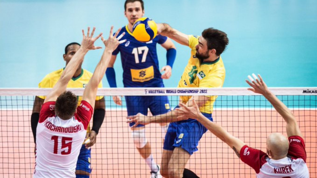 Central Lucão em jogo do Mundial de Vôlei entre Brasil e Polônia