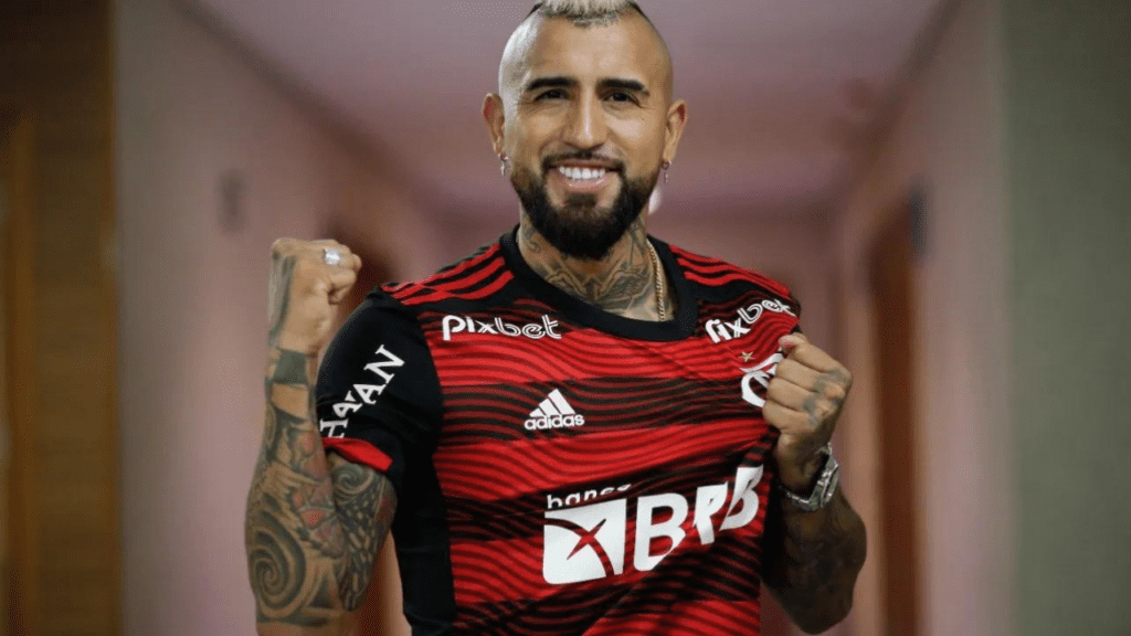 Volante Arturo Vidal, do Flamengo
