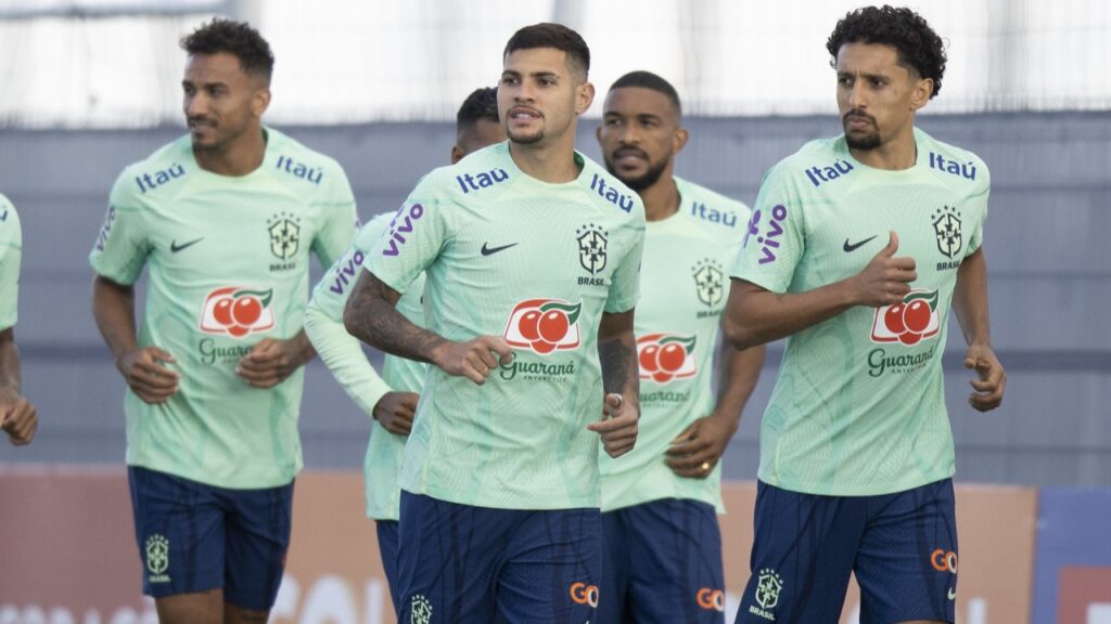 Volante Bruno Guimarães, na mira do Chelsea