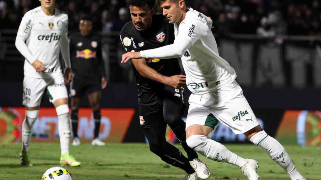 RB Bragantino abre 2 a 0, mas Palmeiras busca empate no Brasileirão