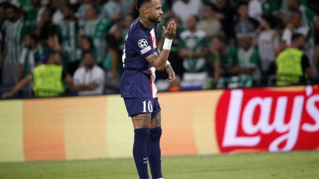 Em alta, Neymar vence prêmio de melhor jogador da Ligue 1 em agosto