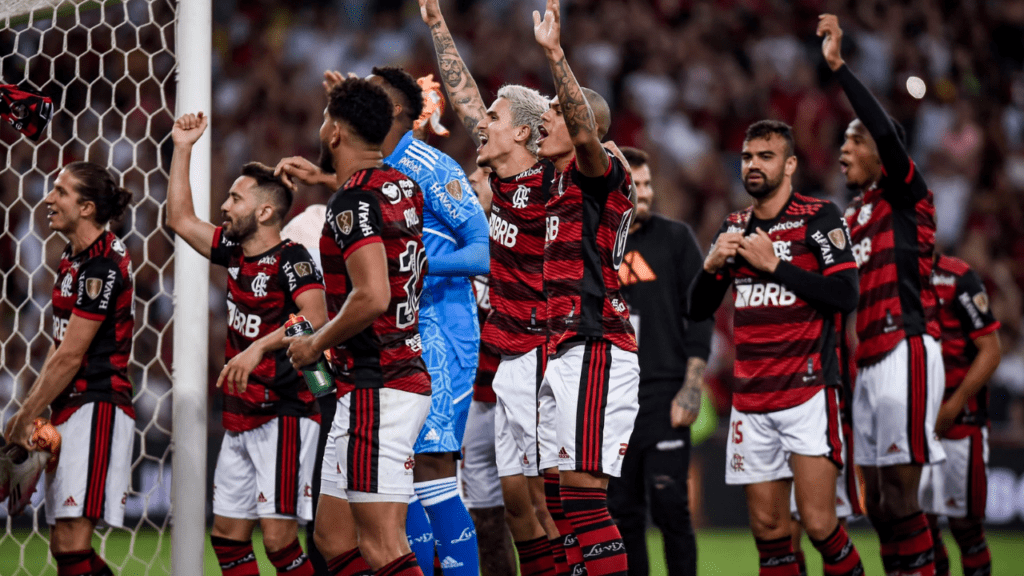 Jogadores do Flamengo comemoram vitória na semifinal da Libertadores