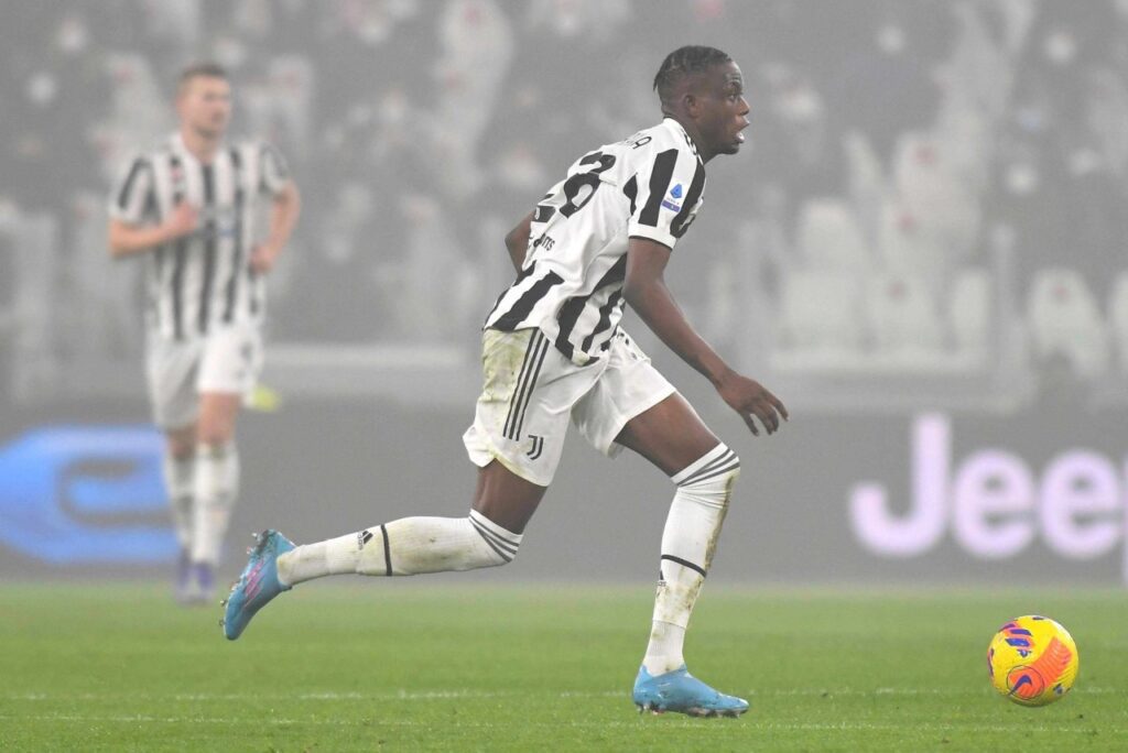 Denis Zakaria, da Juventus, acerta com o Chelsea