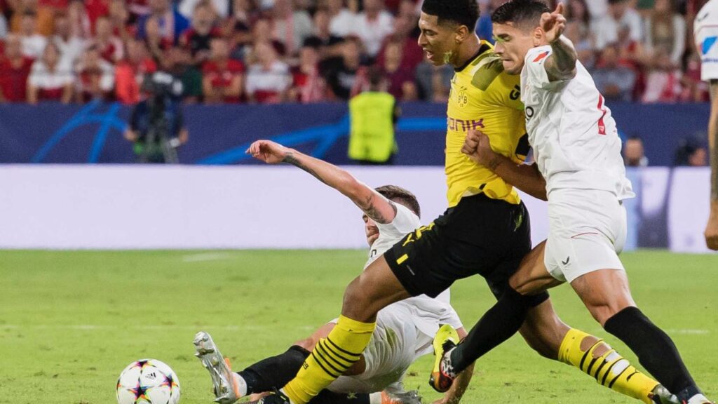 Borussia Dortmund goleia Sevilla e persegue City na Champions League
