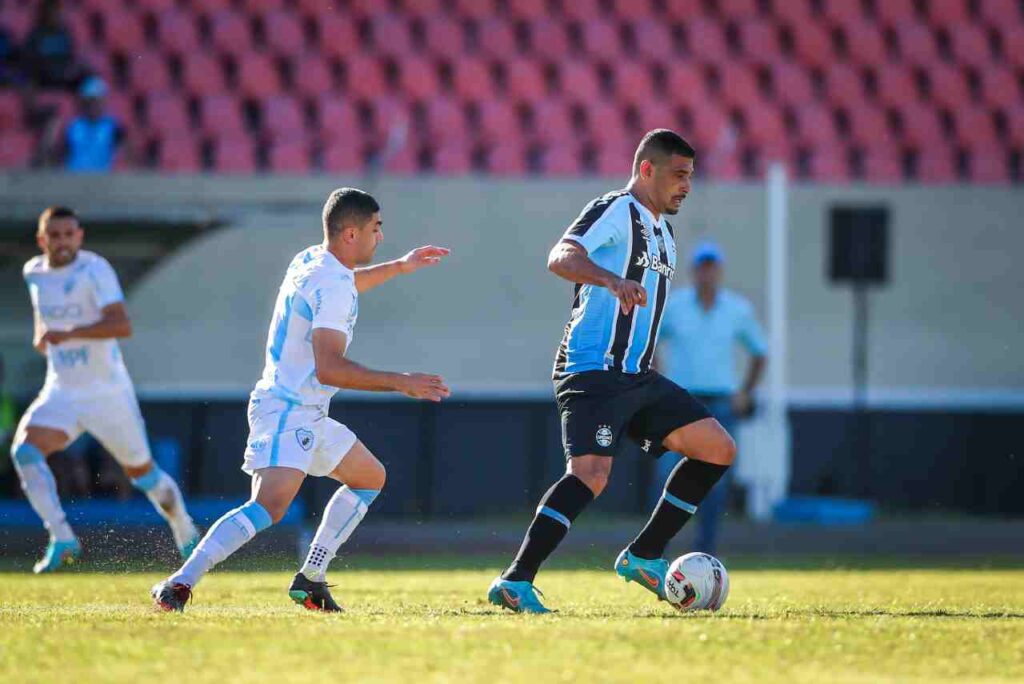 Grêmio sai na frente, mas Londrina busca empate na Série B