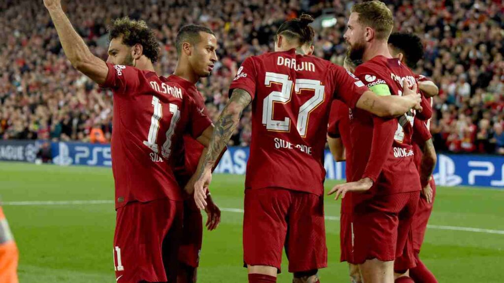 Liverpool marca em ambos os tempos e bate o Rangers na Champions League