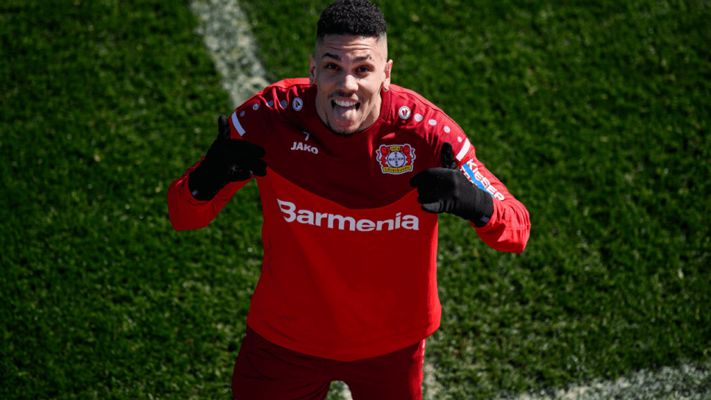 Atacante Paulinho, do Bayer Leverkusen