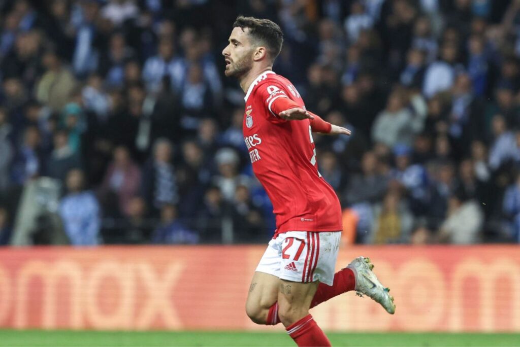 Rafa Silva comemora gol na vitória do Benfica