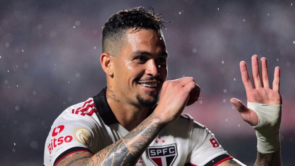 São Paulo vence o Coritiba e segue vivo na briga por vaga na Libertadores Foto: Divulgação