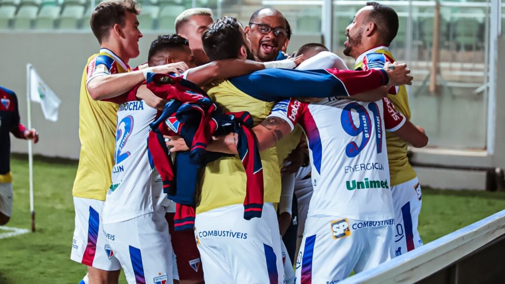 Fortaleza vence América-MG e cola no G-8 da Série A