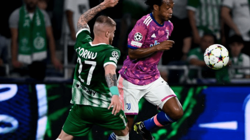 Lance do jogo entre Juventus e Maccabi Haifa