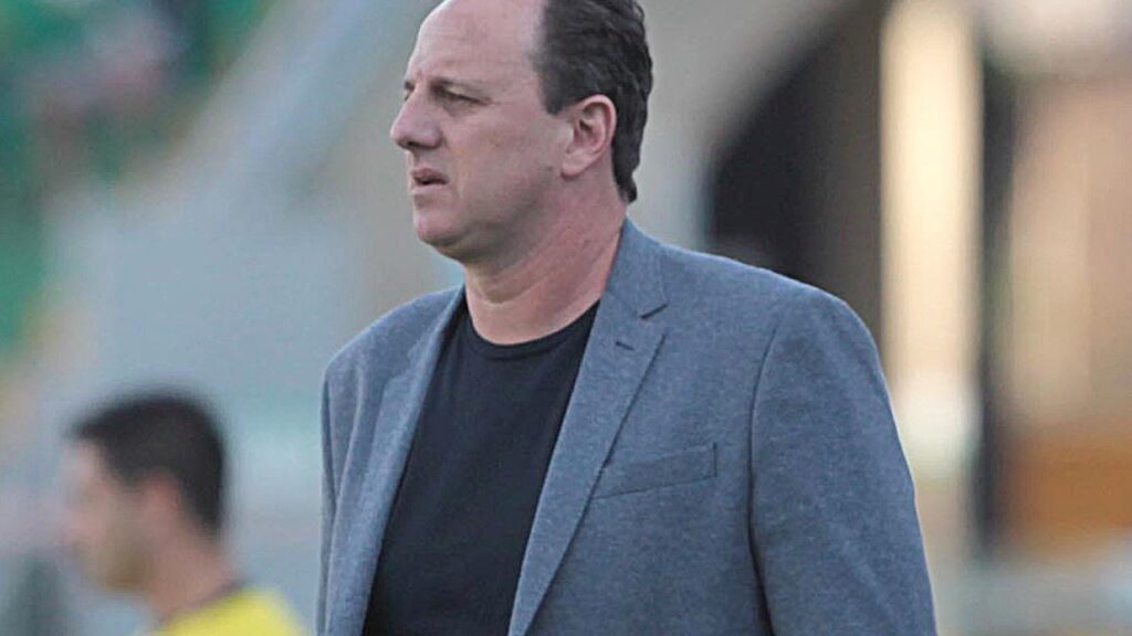 Ceni explica motivo de cortar Arboleda do último jogo do São Paulo