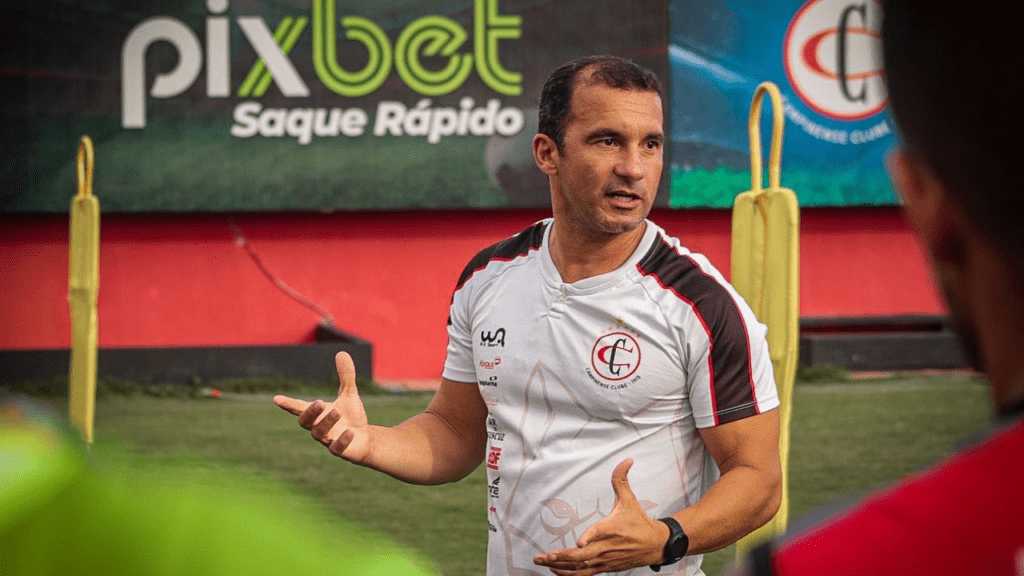 Treinador Ranielle Ribeiro, ex-Campinense, hoje no Santa Cruz