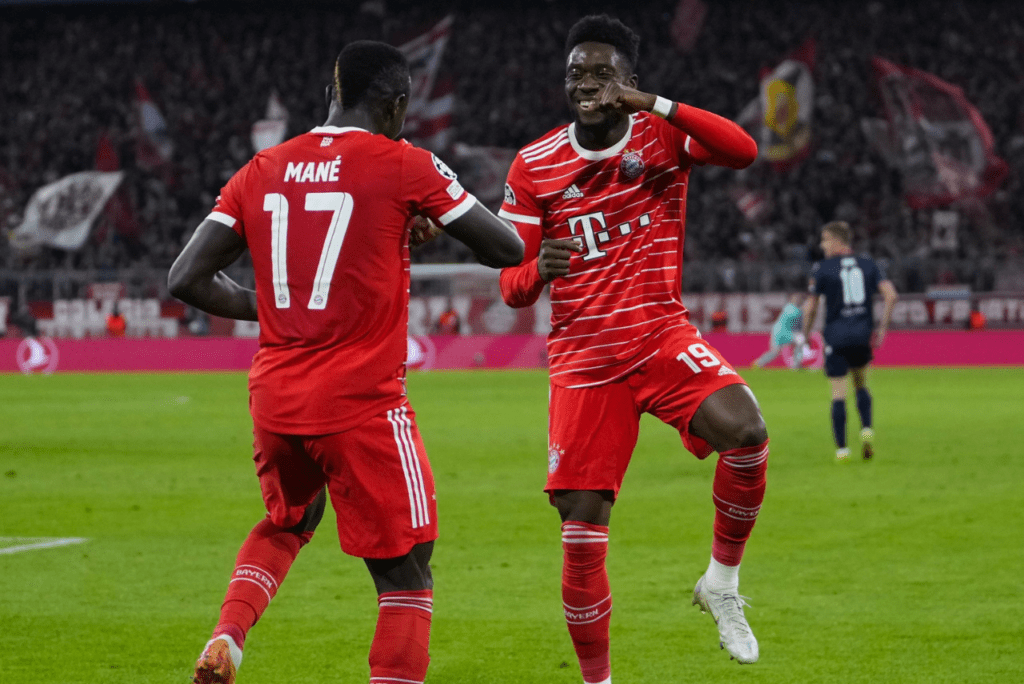 Alphonso Davies e Sadio Mané, do Bayern de Munique