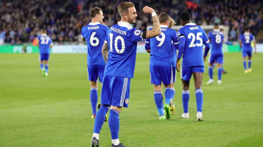 Leicester goleia Nottingham Forest e vence a 1ª na Premier League