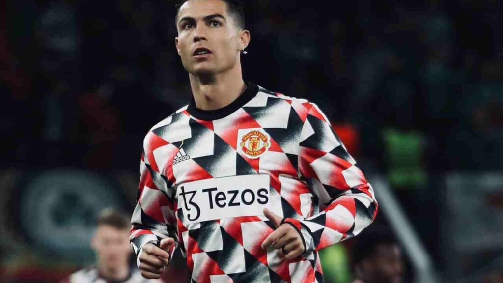 Após abandonar jogo antes do fim, Cristiano Ronaldo é punido pelo Manchester United