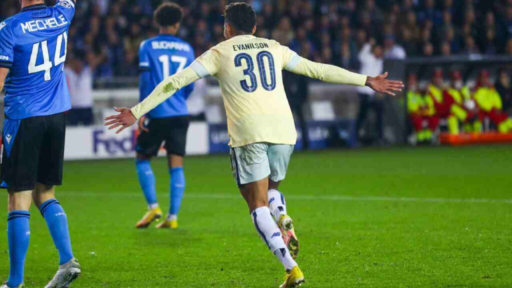 Com gol de Evanilson, Porto goleia o Club Brugge e avança às oitavas da Champions League