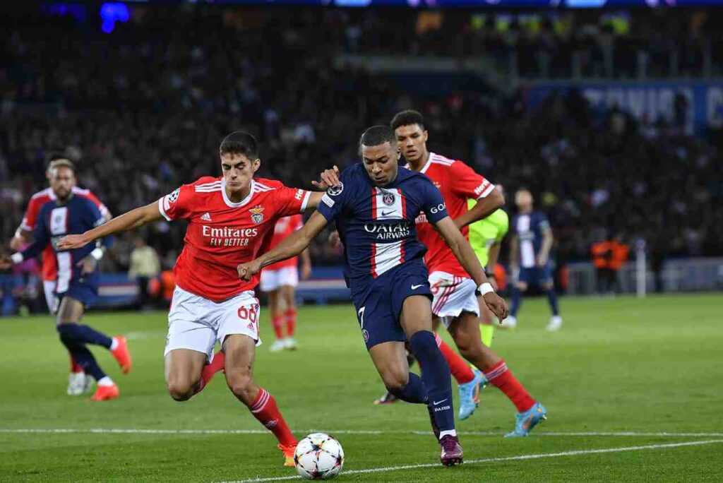 Em meio a rumores de saída de Mbappé, PSG empata com o Benfica na Champions League