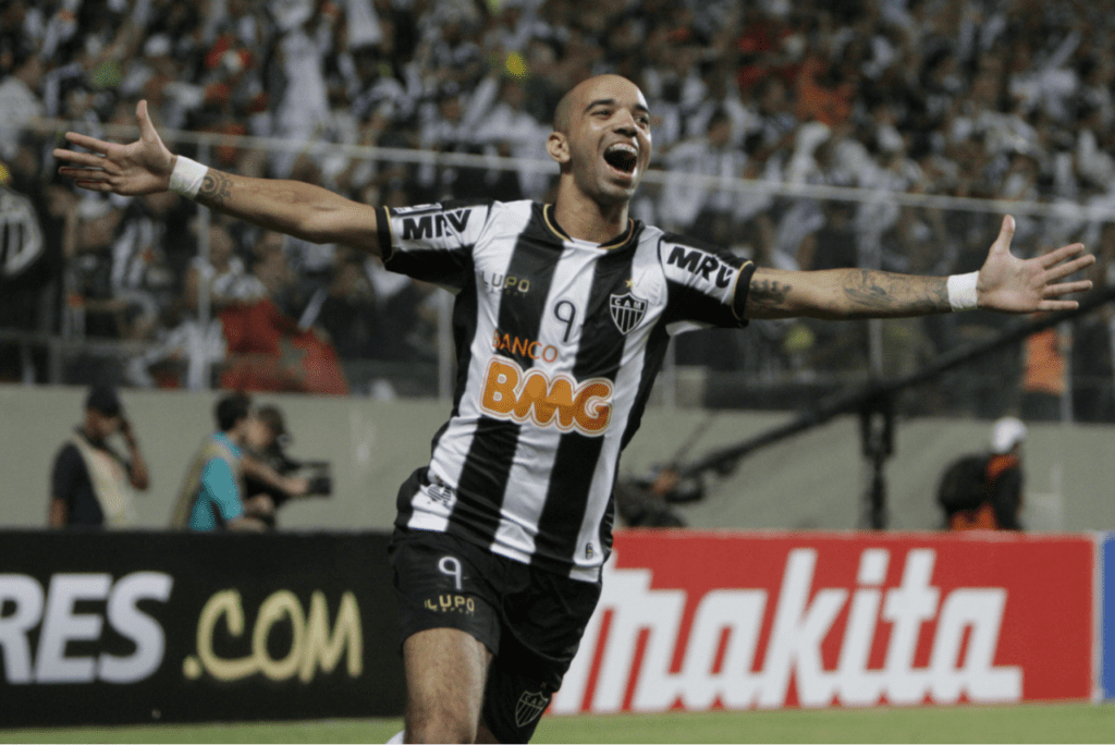 Atacante Diego Tardelli, ex-Atlético-MG