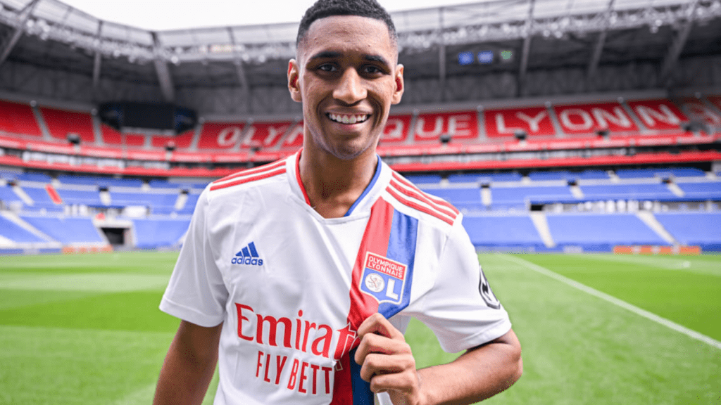 Craque brasileiro Tetê, do Lyon