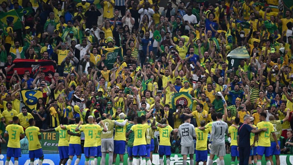 Calendário das Eliminatórias da Copa do Mundo: Jogadores da Seleção Brasileira na Copa do Mundo agradecem à torcida no estádio