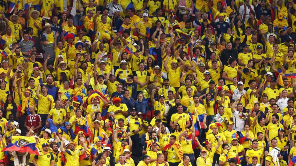 Torcida Equatoriana reclama de falta de cerveja - Copa do Mundo