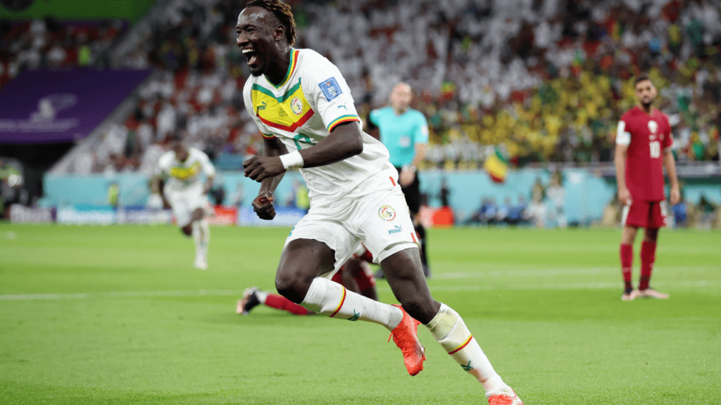 Diédhiou, do Senegal, em jogo contra o Catar, na Copa do Mundo