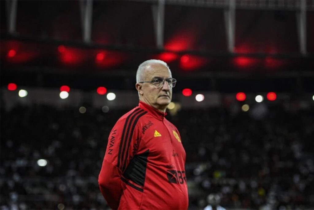 São Paulo contrata Dorival Júnior: Dorival Júnior no comando do Flamengo, em partida no Maracanã, em 2022