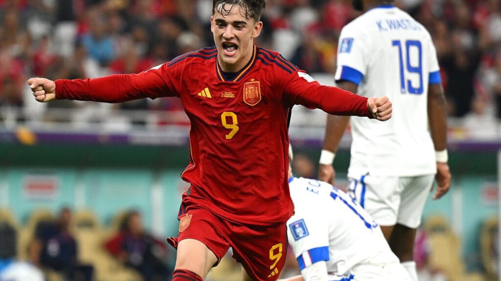 Jogador mais novo a marcar em Copa do Mundo: Gavi entra no top-3