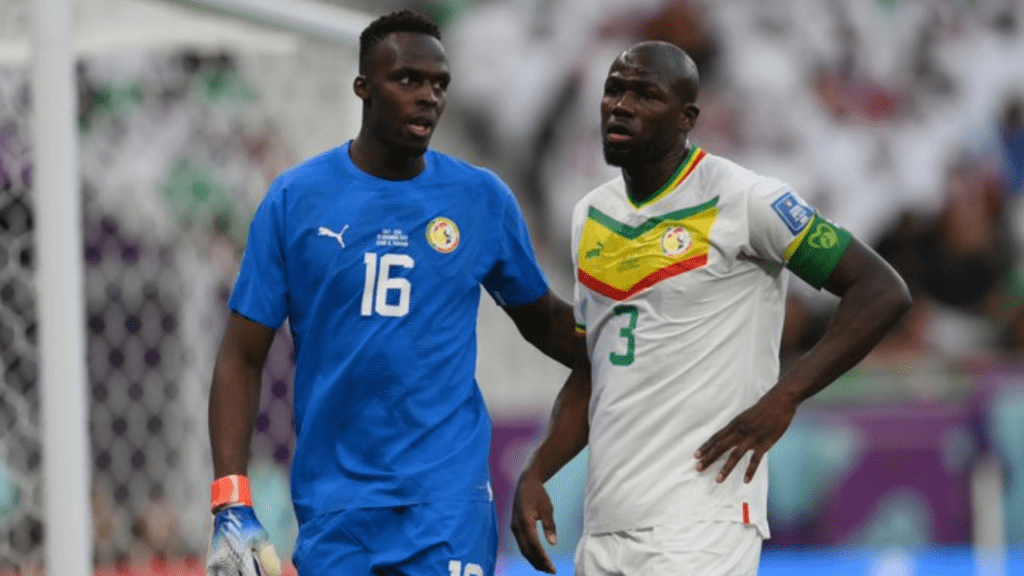 Goleiro Mendy e zagueiro Coulibaly, de Senegal