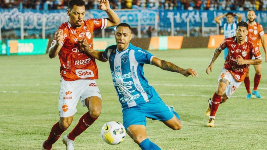 Lance da final da Copa Verde - Vila Nova x Paysandu