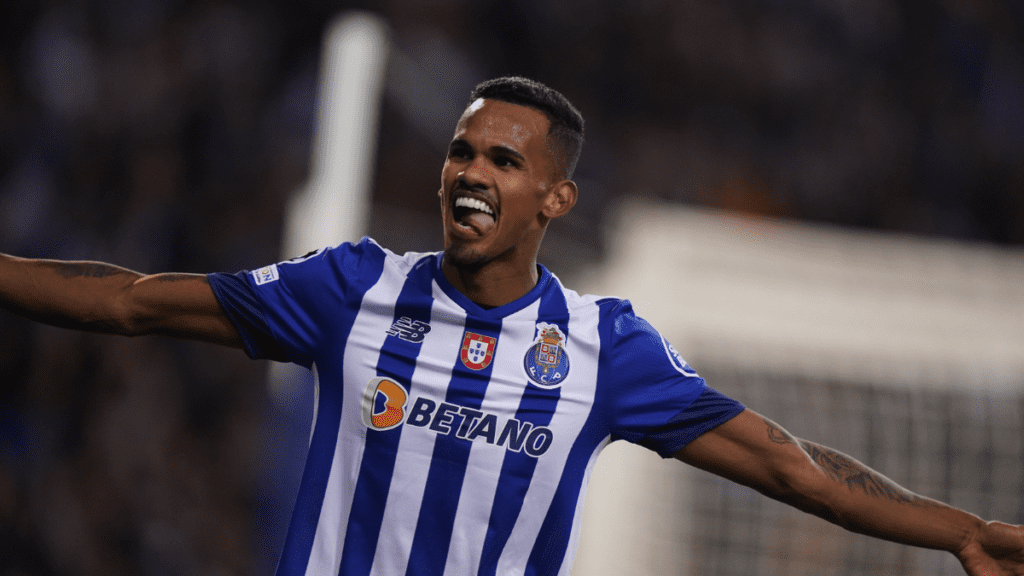 Wenderson Galeno, do Porto, em jogo contra o Atlético de Madrid