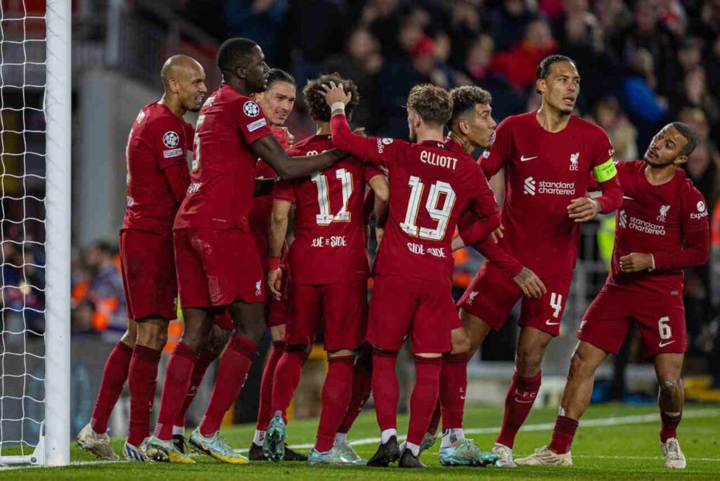 Champions League: Liverpool bate o Napoli em Anfield, mas não tira liderança dos italianos