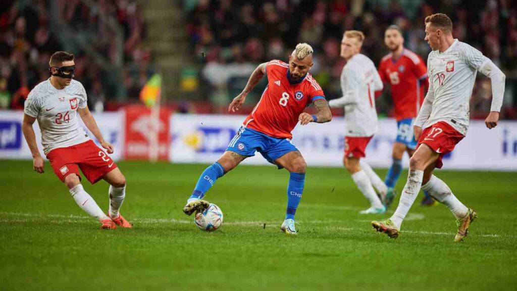 Com ausência de Lewandowski, Polônia bate o Chile em último amistoso antes da Copa