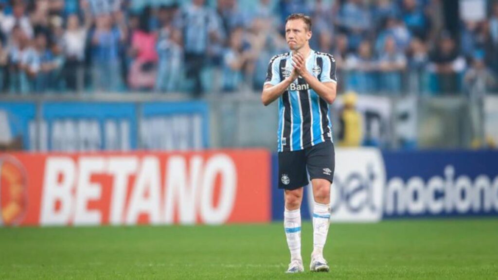 Lucas Leiva aposentadoria: jogador precisou pendurar as chuteiras após ser diagnosticado com problema cardíaco. Foto: Divulgação