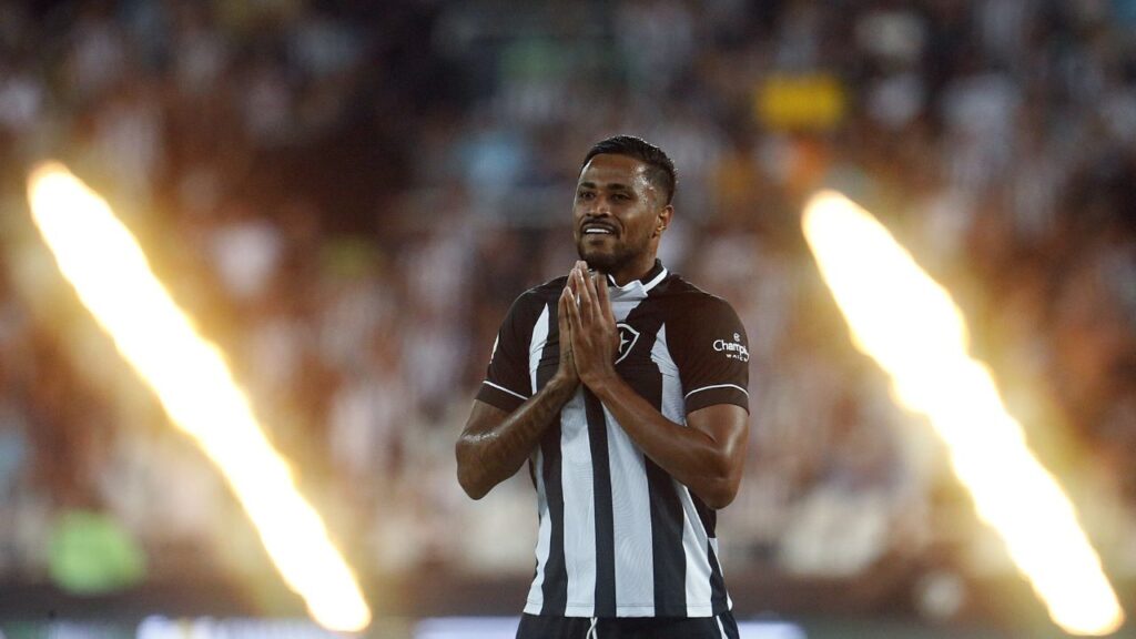 Atacante Diego Gonçalves, ex-Botafogo, no Goiás