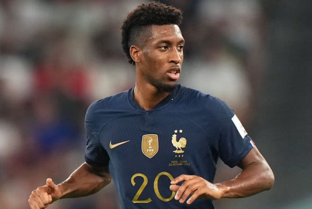 Kingsley Coman sofre ofensas racistas