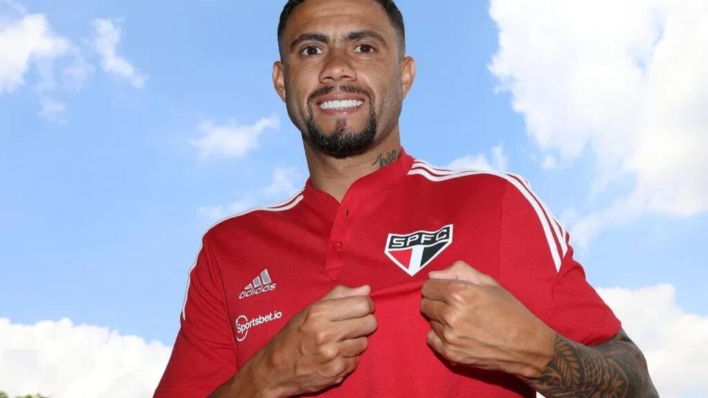 São Paulo anuncia o meia-atacante Wellington Rato