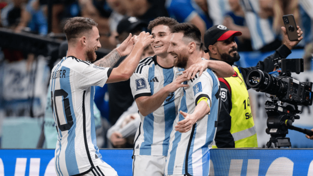 MacAllister, Messi e Álvarez, da Seleção Argentina