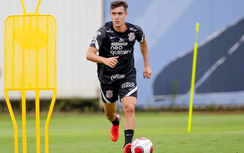 Jovem lateral é cria da base do Timão.