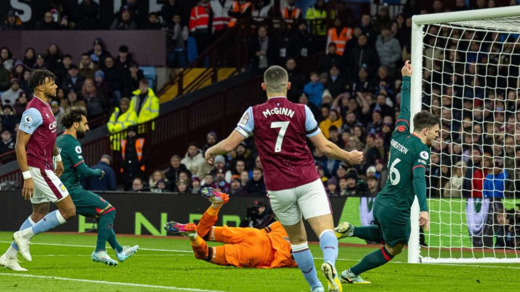 Liverpool vence Aston Villa e diminui distância para o G-4 da Premier League