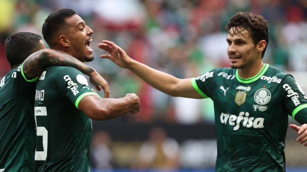 Em jogo de 7 gols, Palmeiras vence o Flamengo e é campeão da Supercopa do Brasil