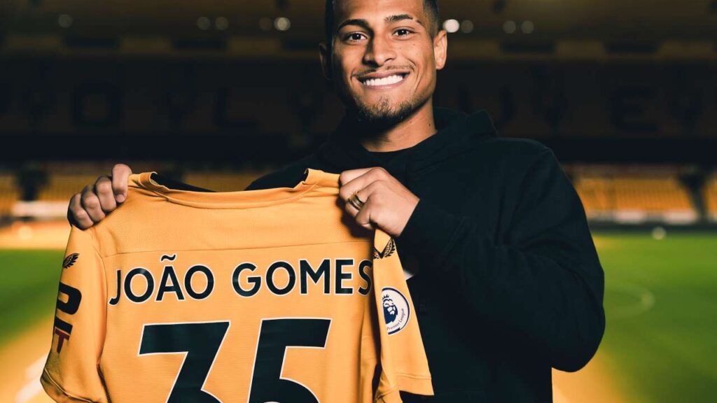 Flamengo vende João Gomes ao Wolverhampton, que brinca em anúncio: #FreeJoaoGomes