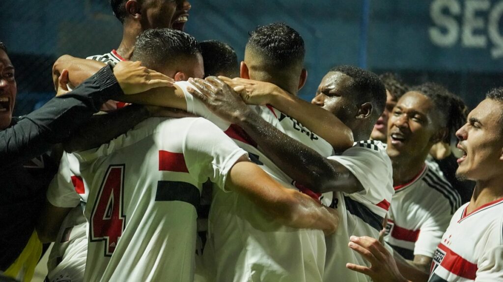 São Paulo goleia Porto Velho na estreia da Copinha
