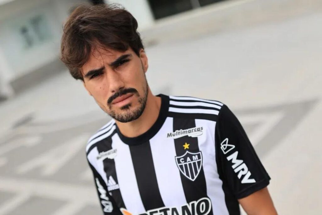 Atlético-MG contrata meia Igor Gomes