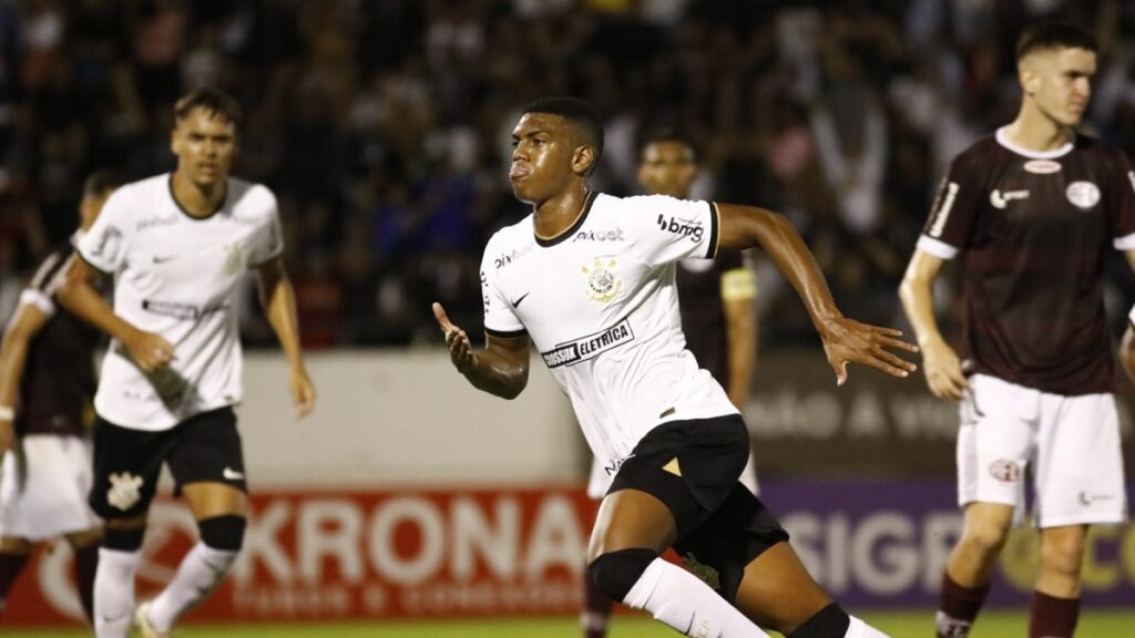 Corinthians 4x0 Ferroviária - Copinha