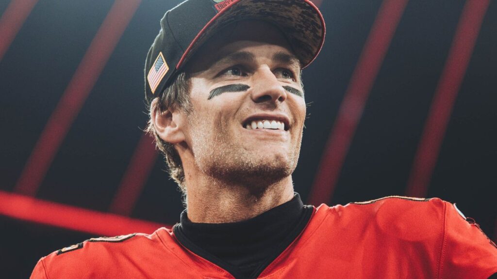 Tom Brady anuncia aposentadoria