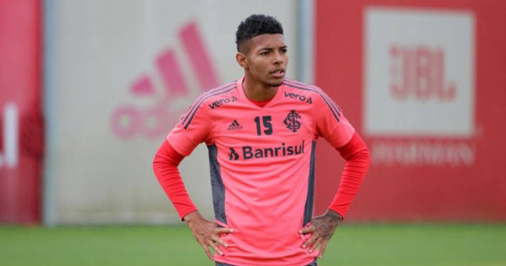 Internacional renova com Matheus Dias Foto: Divulgação